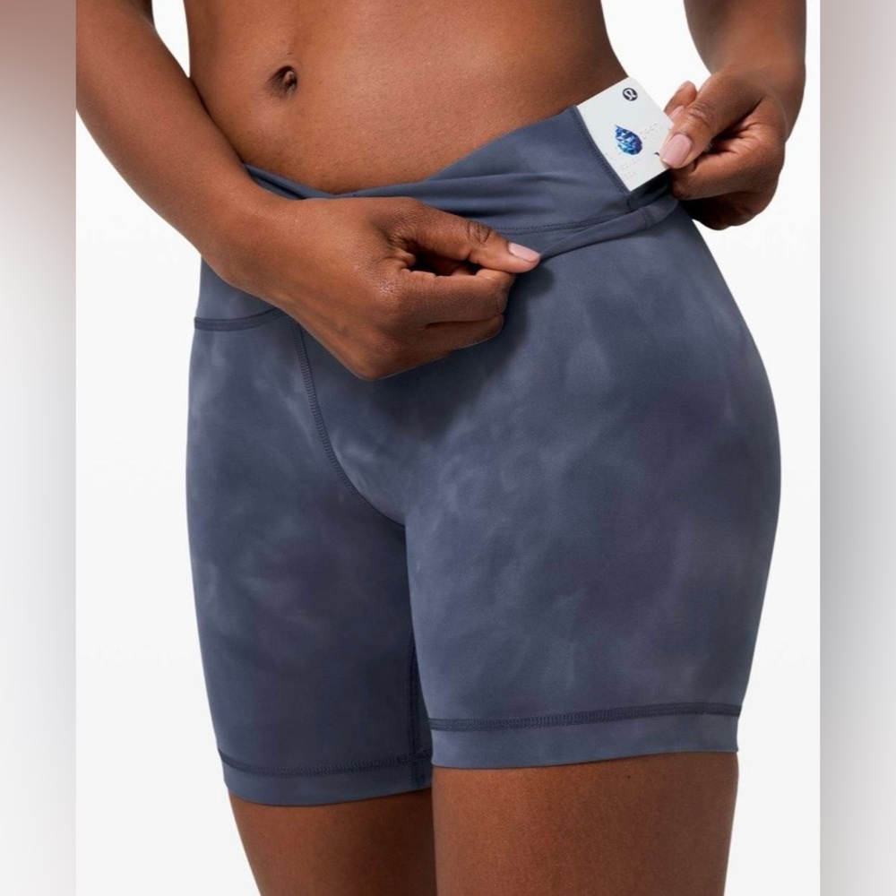 Lululemon Wunder Train High Rise 6” Shorts Diamond Dye Shade Naval Blue Size 4 - Picture 2 of 11